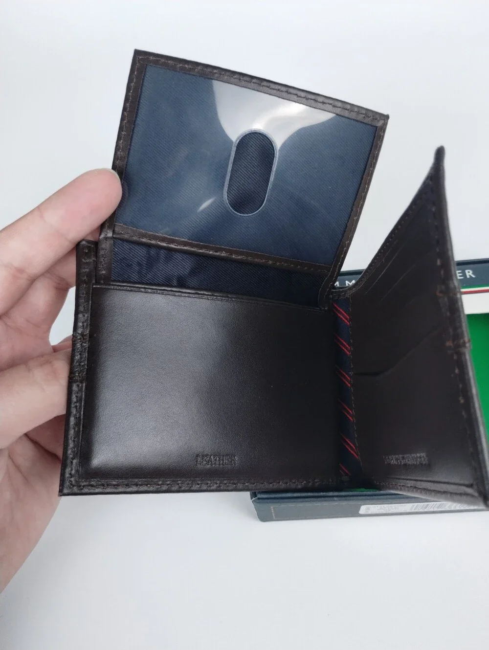 Tommy Hilfiger Mens Genuine Leather Passcase Wallet Ranger Bifold Brown